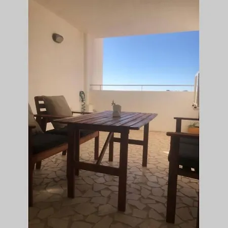 Con Piscina, Garaje Y Vistas Al Mar *
