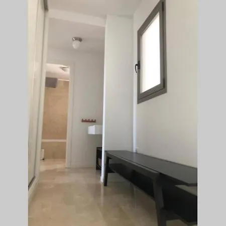 Con Piscina, Garaje Y Vistas Al Mar *