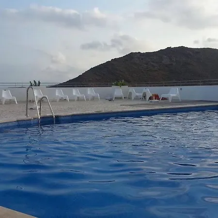 Con Piscina, Garaje Y Vistas Al Mar *
